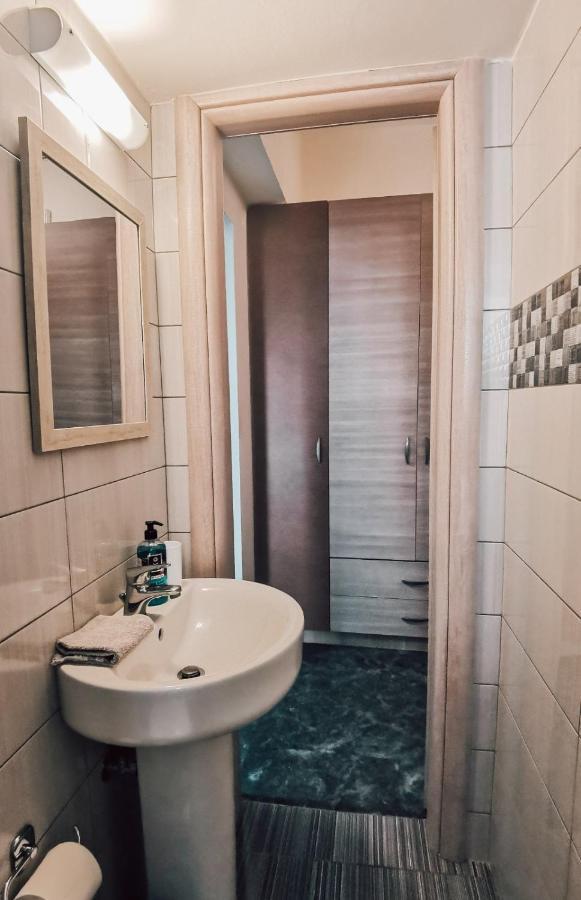 Efrosini Downtown Apartment Chalkís Exterior foto